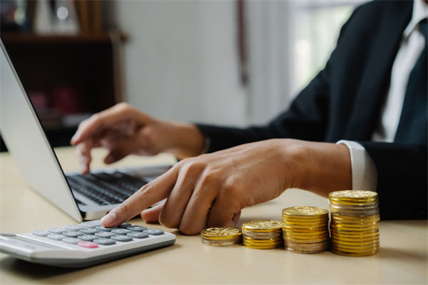 抓不住主线？盯紧这3个信号，一眼看穿谁是真龙的4个关键特征！